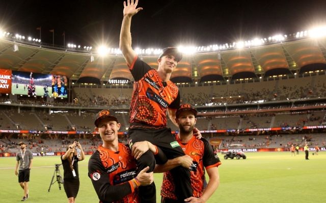 Michael Klinger enjoying a big sendoff in Perth after the Perth Scorchers' BBL win last Sunday. Photo: AAP Image/Richard Wainwright Michael Klinger enjoying a big sendoff in Perth after the Perth Scorchers' BBL win last Sunday. Photo: AAP Image/Richard Wainwright