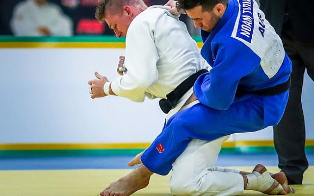 Noam Tidhar (right) in action. Photo: Air Vongxayasy