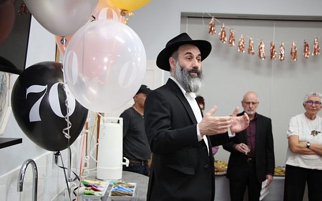 Rabbi Roni Cohavi at Parramatta
Synagogue’s 70th anniversary
celebration. Photo: Shane Desiatnik Rabbi Roni Cohavi at Parramatta
Synagogue’s 70th anniversary
celebration. Photo: Shane Desiatnik