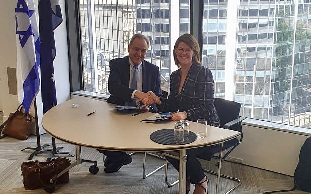 Israeli ambassador Mark Sofer and
NSW Health acting secretary Susan
Pearce. Israeli ambassador Mark Sofer and
NSW Health acting secretary Susan
Pearce.