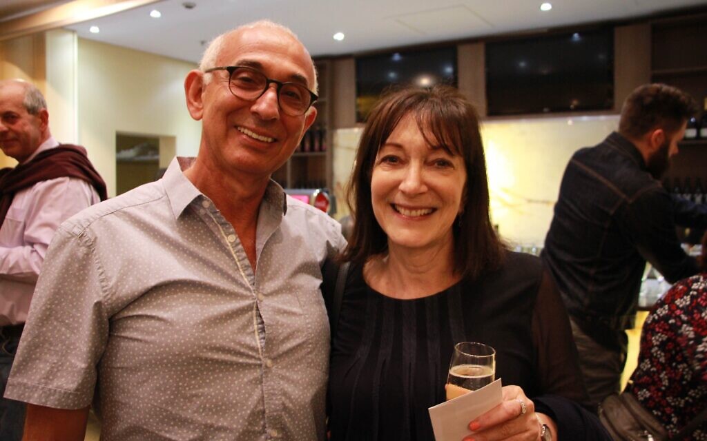 Chani Gelgor (left), Aviva Wolf.