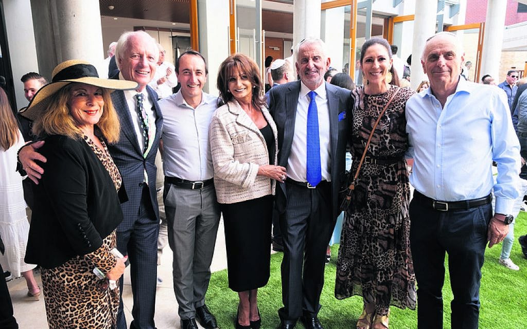 From left: Veronica and Shimon Farkas, Dave Sharma, Eva and Paul Lederer, Mimi Shifroni, Robert Whyte. From left: Veronica and Shimon Farkas, Dave Sharma, Eva and Paul Lederer, Mimi Shifroni, Robert Whyte.