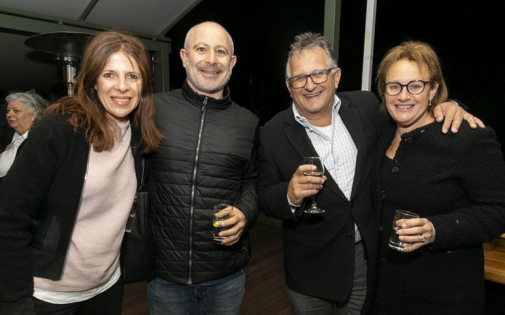 From left: Wendy
and Darron
Lonstein, Richard
and Naomi Balkin. From left: Wendy
and Darron
Lonstein, Richard
and Naomi Balkin.