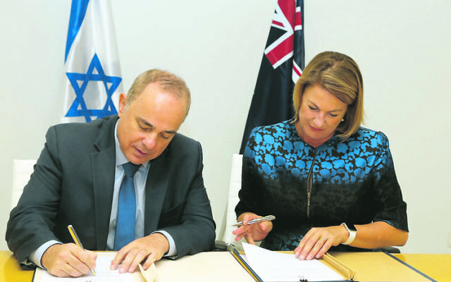 Yuval Steinitz and Melinda Pavey. Photo: Yossi Zamir Yuval Steinitz and Melinda Pavey. Photo: Yossi Zamir