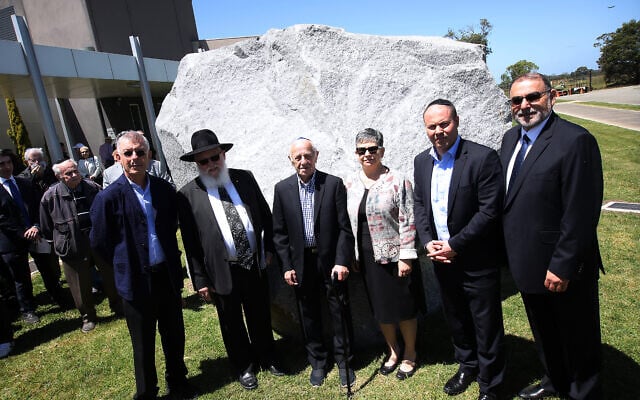 From left: Andrew Rogers, Rabbi Philip Heilbrunn, Szaja Chaskiel, Jennifer
Huppert, Josh Frydenberg and MCK’s Fred Grossman. Photo: Peter Haskin From left: Andrew Rogers, Rabbi Philip Heilbrunn, Szaja Chaskiel, Jennifer
Huppert, Josh Frydenberg and MCK’s Fred Grossman. Photo: Peter Haskin