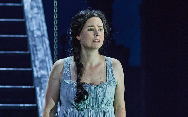 Eleanor Lyons as Donna Anna in Don Giovanni. Photo: Keith Saunders Eleanor Lyons as Donna Anna in Don Giovanni. Photo: Keith Saunders