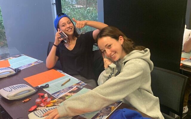 NSW volunteers making calls for JNF's Green Sunday. Victoria's appeal will be held this Sunday, February 16. NSW volunteers making calls for JNF's Green Sunday. Victoria's appeal will be held this Sunday, February 16.