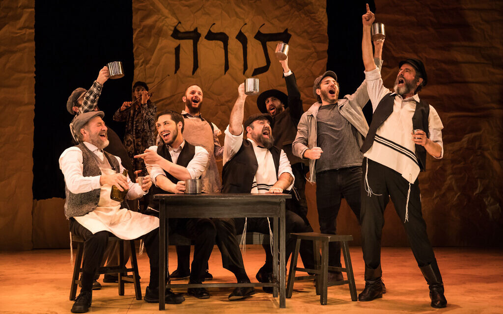 New York’s National Yiddish Theatre Folksbiene’s production of A Fidler afn Dakh (Fiddler on the Roof) performed in Yiddish. Photo: Matthew Murphy New York’s National Yiddish Theatre Folksbiene’s production of A Fidler afn Dakh (Fiddler on the Roof) performed in Yiddish. Photo: Matthew Murphy