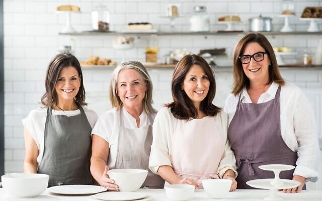 Monday Morning Cooking Club’s Merelyn
Frank Chalmers, Lisa Goldberg, Natanya
Eskin and Jacqui Israel in the kitchen.
Photo: Alan Benson Monday Morning Cooking Club’s Merelyn
Frank Chalmers, Lisa Goldberg, Natanya
Eskin and Jacqui Israel in the kitchen.
Photo: Alan Benson