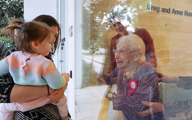 Chana Achiezer celebrates with
granddaughter Romy Zyngier and
great-granddaughter Mika. Chana Achiezer celebrates with
granddaughter Romy Zyngier and
great-granddaughter Mika.