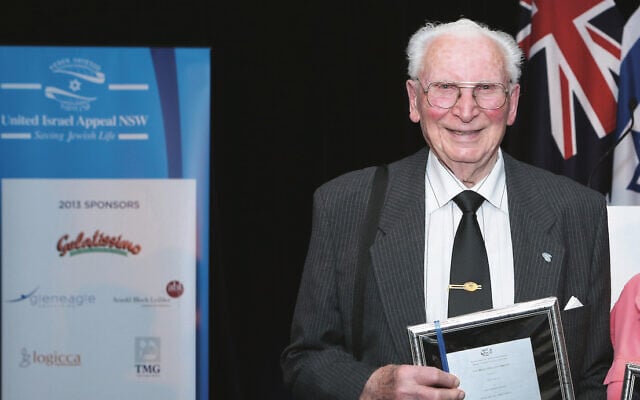 Sam Steif being honoured by UIA in 2013. Sam Steif being honoured by UIA in 2013.