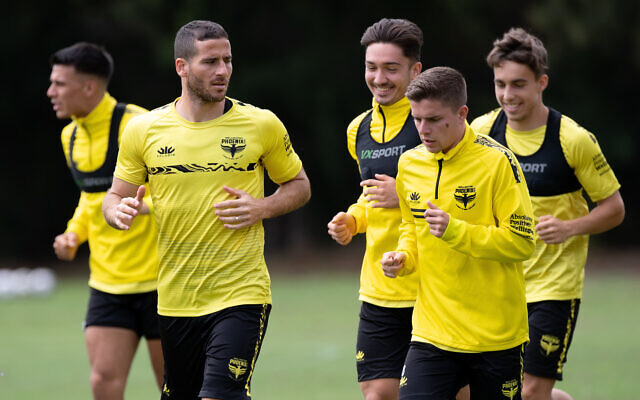 Tomer Hemed trains with his Wellington Phoenix teammates. Photo: Speed Media. Tomer Hemed trains with his Wellington Phoenix teammates. Photo: Speed Media.