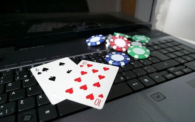 COVID-19 has tempted people to make up for lost earnings and allay boredom through online gambling. Photo: Santeri Viinamäki COVID-19 has tempted people to make up for lost earnings and allay boredom through online gambling. Photo: Santeri Viinamäki