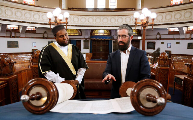 Rabbi Yaakov Glasman meets with Imam Saeed Wasama Bulhan at St Kilda Shule. Photo: Peter Haskin Rabbi Yaakov Glasman meets with Imam Saeed Wasama Bulhan at St Kilda Shule. Photo: Peter Haskin