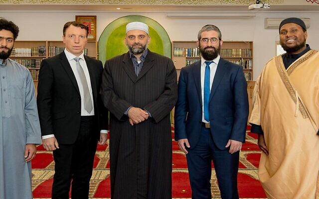From left: Bakr Hawari, Dvir Abramovich, Sheikh Abdullah Hawari,
Rabbi Yaakov Glasman and Imam Saeed Warsama Bulhan. From left: Bakr Hawari, Dvir Abramovich, Sheikh Abdullah Hawari,
Rabbi Yaakov Glasman and Imam Saeed Warsama Bulhan.