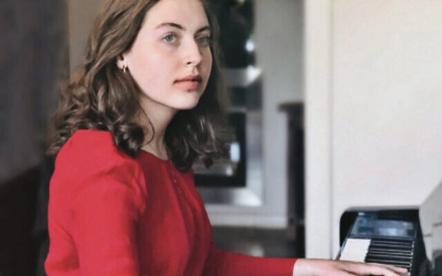 Pianist Miriam Rotblat won the major prize at last year's Showcase. Pianist Miriam Rotblat won the major prize at last year's Showcase.