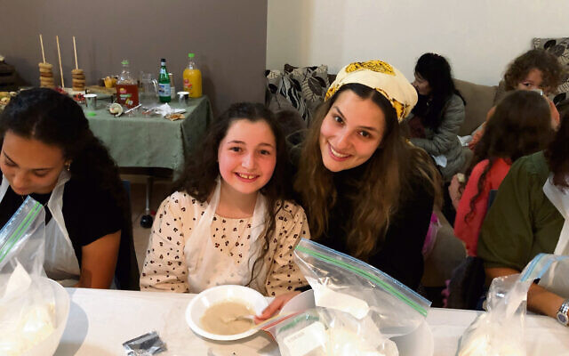 Rebecca Vayn with niece Mindy Brown at a Cairns Chabad House challah bake.
Photo: Chabad Cairns Rebecca Vayn with niece Mindy Brown at a Cairns Chabad House challah bake.
Photo: Chabad Cairns