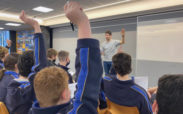Former Mount Scopus student Ben Scholl teaching students how to combat
mental health challenges. Former Mount Scopus student Ben Scholl teaching students how to combat
mental health challenges.