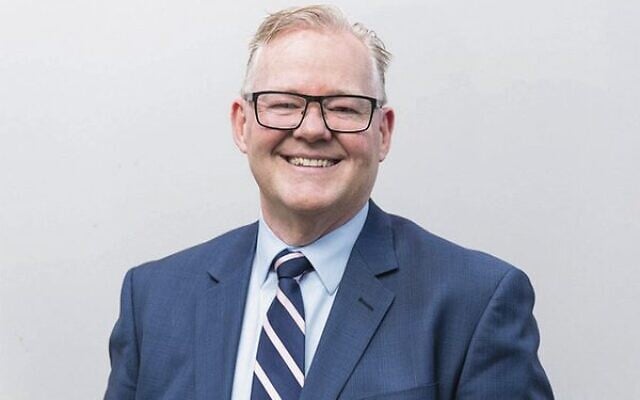 Alan Lilly. Alan Lilly.