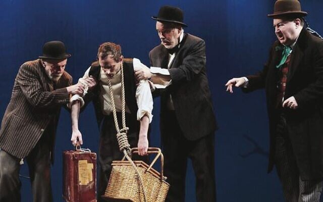 The Yiddish version of Waiting for Godot at the Royal Dramatic Theatre.Photo: Magnus Swärd/Judisk kultur i Sverige The Yiddish version of Waiting for Godot at the Royal Dramatic Theatre.Photo: Magnus Swärd/Judisk kultur i Sverige
