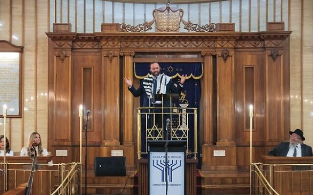 Rabbi Daniel Rabin addresses Caulfield Shule at his induction.Photo: Paul Dodd. Rabbi Daniel Rabin addresses Caulfield Shule at his induction.Photo: Paul Dodd.