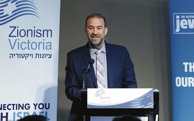 Zeddy Lawrence moderating an AJN-Zionism Victoria state election debate in 2018.Photo: Peter Haskin Zeddy Lawrence moderating an AJN-Zionism Victoria state election debate in 2018.Photo: Peter Haskin