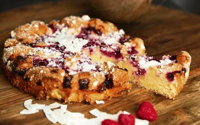 Mixed berry cake Mixed berry cake