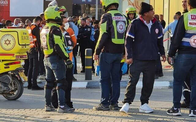 The scene of the car ramming and stabbing attack outside a shopping centre in Beersheba.
Photo: Flash90 The scene of the car ramming and stabbing attack outside a shopping centre in Beersheba.
Photo: Flash90