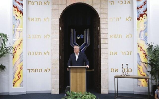 Prime Minister Scott Morrison during his visit to The Ark Centre on Erev Pesach. Photo: Peter Haskin Prime Minister Scott Morrison during his visit to The Ark Centre on Erev Pesach. Photo: Peter Haskin