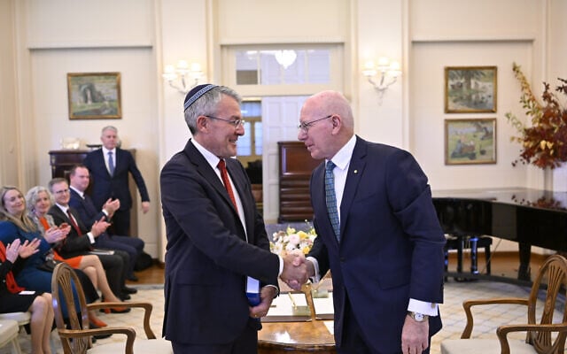 Attorney-General Mark Dreyfus (left) with Governor-General David Hurley after being sworn in. Photo: Auspic Attorney-General Mark Dreyfus (left) with Governor-General David Hurley after being sworn in. Photo: Auspic
