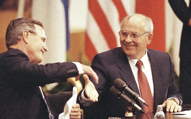 In this Sept. 9, 1990 file photo US President George H. W. Bush shakes hands with Soviet President Mikhail Gorbachev at the conclusion of their joint news conference ending the one day summit in Helsinki, Finland Photo: AP Photo/Liu Heung Shin, file In this Sept. 9, 1990 file photo US President George H. W. Bush shakes hands with Soviet President Mikhail Gorbachev at the conclusion of their joint news conference ending the one day summit in Helsinki, Finland Photo: AP Photo/Liu Heung Shin, file