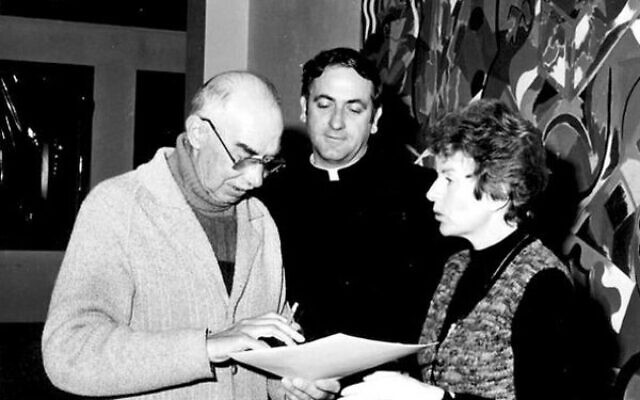 Bronius "Bob" Sredersas (left) at the Wollongong Art Gallery. Photo: Facebook Bronius "Bob" Sredersas (left) at the Wollongong Art Gallery. Photo: Facebook