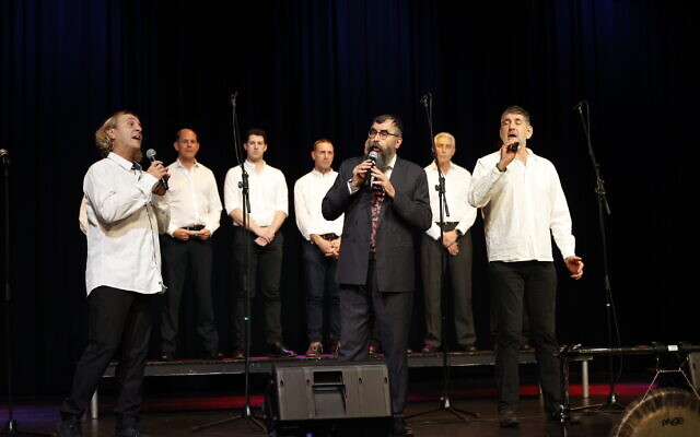 Rabbis, Chazans and choirs put on an inspiring evening of music. Photo: Nadine Saacks Rabbis, Chazans and choirs put on an inspiring evening of music. Photo: Nadine Saacks