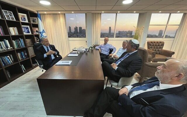 Benjamin Netanyahu (left) speaks to Otzma Yehudit leader Itamar Ben Gvir (second from right) for informal coalition talks at a Likud party office in Tel Aviv on November 7.
Photo: Courtesy Benjamin Netanyahu (left) speaks to Otzma Yehudit leader Itamar Ben Gvir (second from right) for informal coalition talks at a Likud party office in Tel Aviv on November 7.
Photo: Courtesy