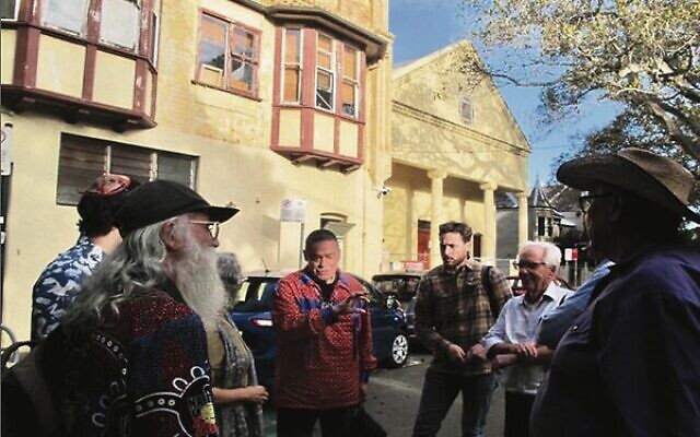 Canadian First Nations delegation members visiting Newtown Shule. Canadian First Nations delegation members visiting Newtown Shule.