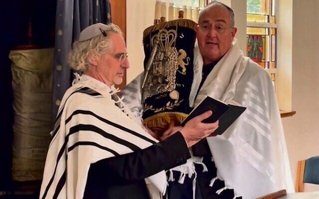 Walt Secord (right) with Rabbi Jeffrey Kamins at Emanuel Synagogue in 2021. Walt Secord (right) with Rabbi Jeffrey Kamins at Emanuel Synagogue in 2021.