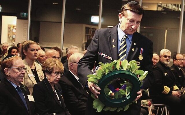 NSW Minister for Local Government Ron Hoenig lays a wreath.
Photo: Shane Desiatnik NSW Minister for Local Government Ron Hoenig lays a wreath.
Photo: Shane Desiatnik