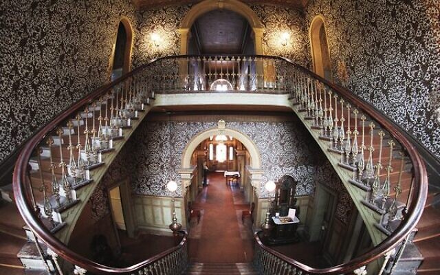 Labassa Mansion, Manor Gve, Caulfield. Photo: Peter Haskin Labassa Mansion, Manor Gve, Caulfield. Photo: Peter Haskin