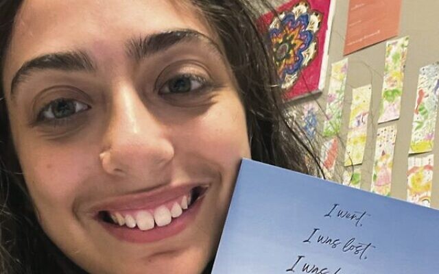 Miriam Itzkowitz with her book.
Photo: Instagram Miriam Itzkowitz with her book.
Photo: Instagram