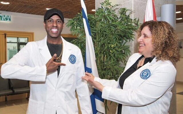 Sali (left) with Dr Nurit Zussman. Sali (left) with Dr Nurit Zussman.