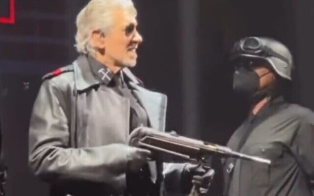 Roger Waters on stage in Berlin, May 2023 (Twitter screenshot). Roger Waters on stage in Berlin, May 2023 (Twitter screenshot).