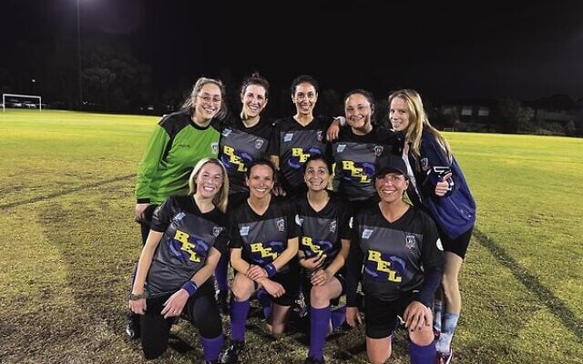 Back from left: Talya Bassin, Hayley Molnar, Racheli Gabizon, Jennifer Hankin, Sarah Favaloro (Coach). Front from left: Jennifer Rosenthal, Emily Gian, Limor Bar Gad, Heidi Gaspar. Back from left: Talya Bassin, Hayley Molnar, Racheli Gabizon, Jennifer Hankin, Sarah Favaloro (Coach). Front from left: Jennifer Rosenthal, Emily Gian, Limor Bar Gad, Heidi Gaspar.