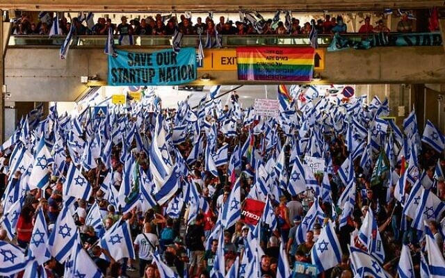 Anti-overhaul demonstrators rally at Ben-Gurion Airport. Photo: Chaim Goldberg/Flash90 Anti-overhaul demonstrators rally at Ben-Gurion Airport. Photo: Chaim Goldberg/Flash90