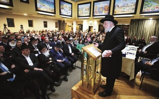 Rabbi Yisrael Meir Lau speaks at Chabad of Caulfield–770.
Photo: Peter Haskin Rabbi Yisrael Meir Lau speaks at Chabad of Caulfield–770.
Photo: Peter Haskin