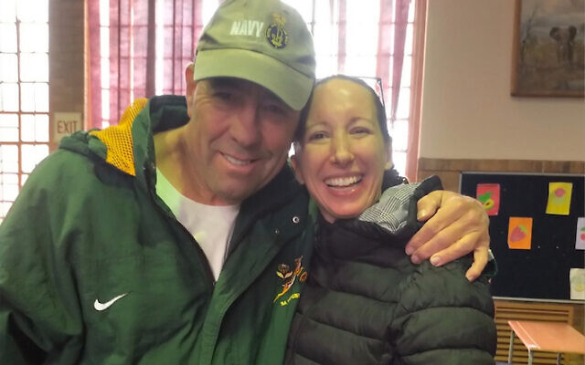 Gary Meyers with Kerry-Lee Brandt
Salamon. Gary Meyers with Kerry-Lee Brandt
Salamon.