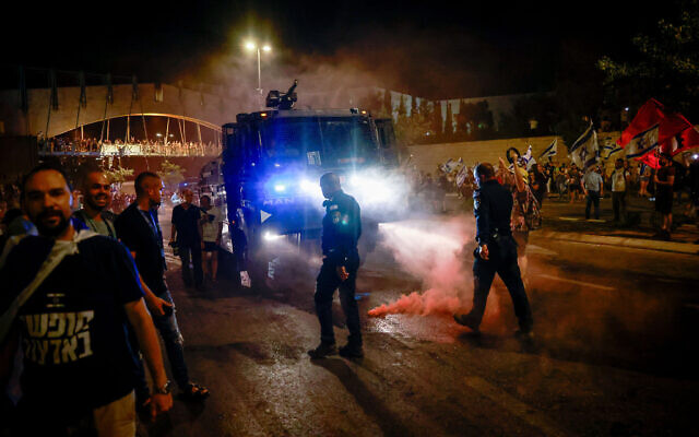 Anti-overhaul activists clash with police during a protest against the government's judicial overhaul, near the Knesset in Jerusalem, on July 24, 2023. Photo: Chaim Goldberg/Flash90 Anti-overhaul activists clash with police during a protest against the government's judicial overhaul, near the Knesset in Jerusalem, on July 24, 2023. Photo: Chaim Goldberg/Flash90