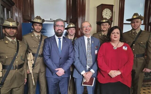 ADF members from Melbourne University Regiment with from left Rabbi Glasman, Rabbi Genende, Janice Iloni-Furstenberg. ADF members from Melbourne University Regiment with from left Rabbi Glasman, Rabbi Genende, Janice Iloni-Furstenberg.