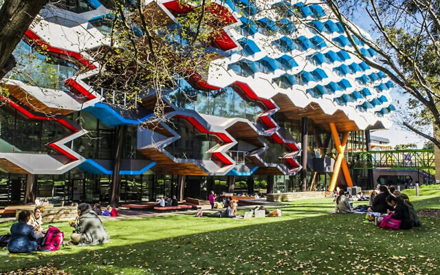La Trobe University. La Trobe University.