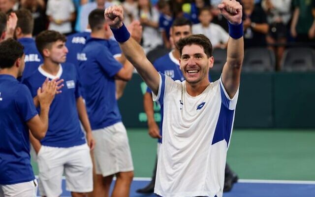 Yshai Oliel celebrates sealing Israel's win over Japan. Yshai Oliel celebrates sealing Israel's win over Japan.