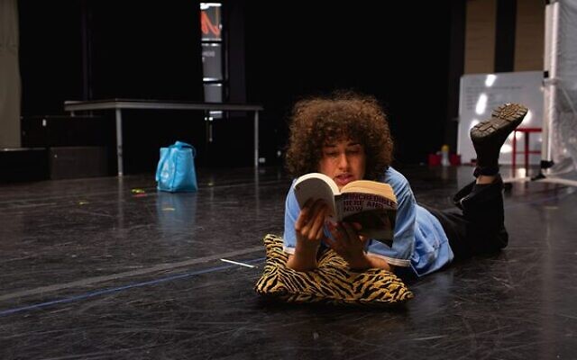 Ziggy Resnick in rehearsal. Photo: Phil Erbacher Ziggy Resnick in rehearsal. Photo: Phil Erbacher